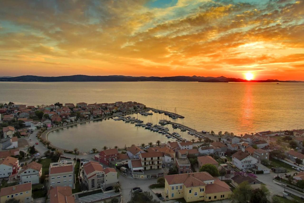 Apartments And Rooms By The Sea Bibinje, Zadar - 6199 ภายนอก รูปภาพ