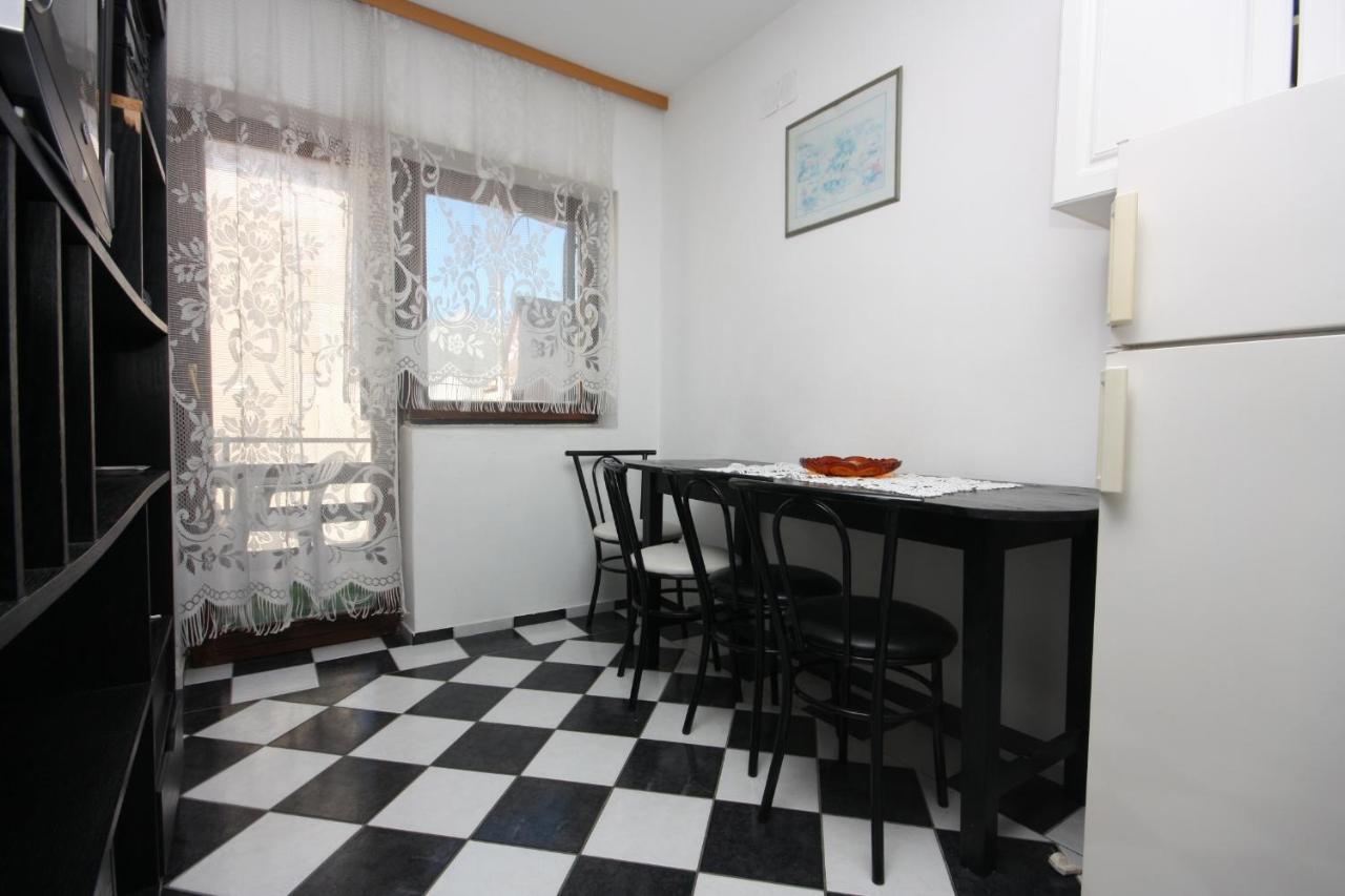 Apartments And Rooms By The Sea Bibinje, Zadar - 6199 ภายนอก รูปภาพ