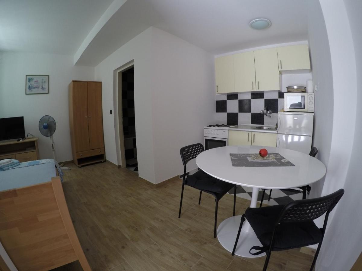 Apartments And Rooms By The Sea Bibinje, Zadar - 6199 ภายนอก รูปภาพ
